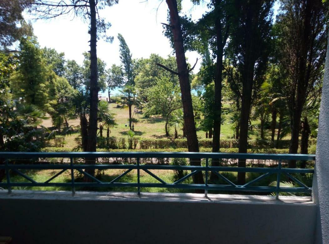 Hotel Сhernomorets Goudaouta Extérieur photo